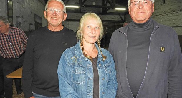 Reinhard Buchwald, Elke Kock und Knud Gomlich bilden den neuen Dorfvorstand.