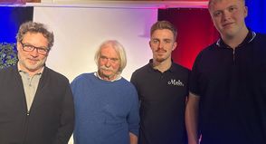 Gut gelaunt nach dem True-Crime-Abend: Axel Petermann (2. v. lks.) und das Team des Tourismus-Service Kellenhusen.