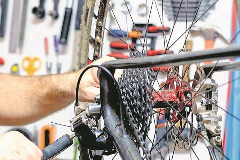 Das Tobis-Team übernimmt auch Wartungs- und Reparaturarbeiten.