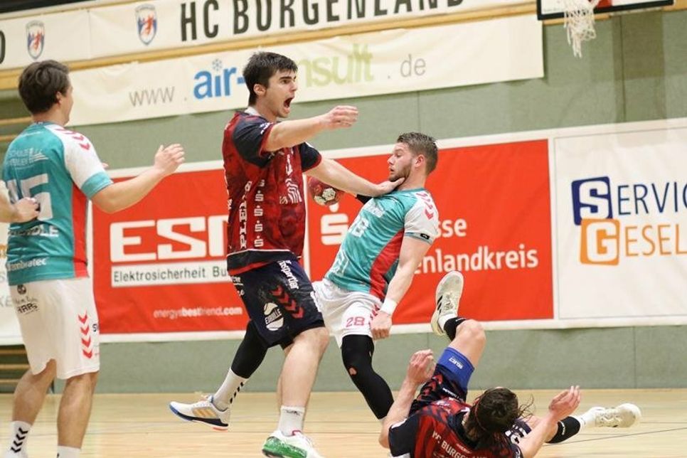 Es ging oft mehr als zur Sache gegen den HC Burgenland - Tim Claasen Nr. 28.