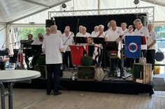 Der Shantychor Eutiner Wind sorgte mit seinem Auftritt am Samstag Nachmittag für gute Stimmung und musikalische Begleitung im Festzelt.