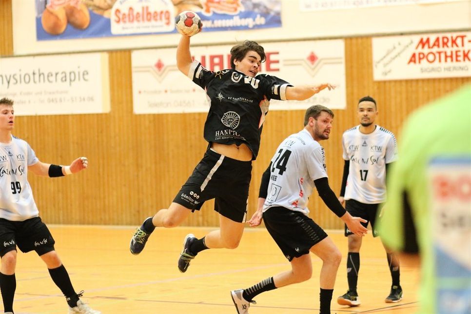 Vier Tore von Niklas Jung reichten nicht aus, um beim TuS Vinnhorst zu bestehen.