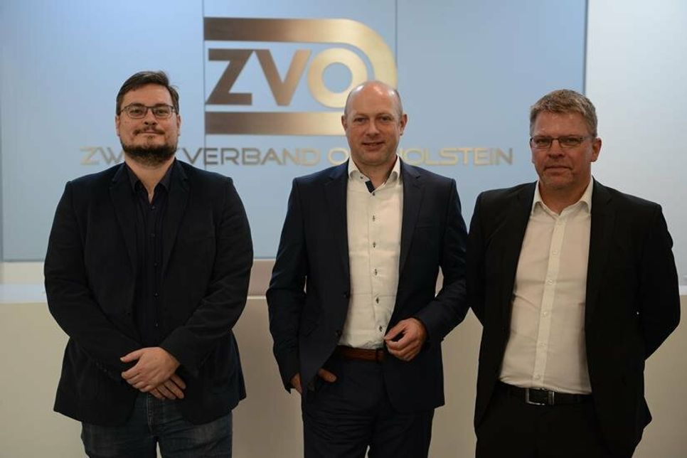 Stefan Vollstedt (Geschäftsbereich Breitband), Sven Bäumler (Geschäftsführer der ZVO Energie ) und Verbandsvorsteher Frank Spreckels (v. lks.) gaben einen Rück- und Ausblick.