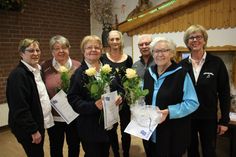 Die Geehrten mit Orchesterleiterin Ulla Borchert (lks.) und 1. Vorsitzender Elisabeth Keinki (re.).