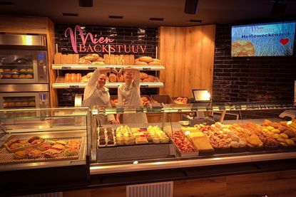 Sind mit Herz und einem Lächeln dabei: Inga Klein und Antonia Groth.