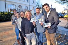 Werben gemeinsam fürs Heiraten in Timmendorfer Strand: Manja Brandt (Maritim Seehotel), Daniela Konradowski (TSNT GmbH), Bürgermeisterin Hatice Kara, Standesbeamtin Sandra Neumann, Tourismuschef Joachim Nitz und Christian Kermel (Wolkenlos). (Foto: René Kleinschmidt)