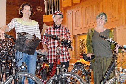 Trotzen der Krise und laden auch in diesem Jahr zu „Orgel per bike“ ein: Bad Schwartaus Kantorinnen Julia Wyrwa (v.l.), Katha Kreitlow und Hedwig Geske.el per bike“ ein: Bad Schwartaus Kantorinnen Julia Wyrwa (v.l.), Katha Kreitlow und Hedwig Geske.