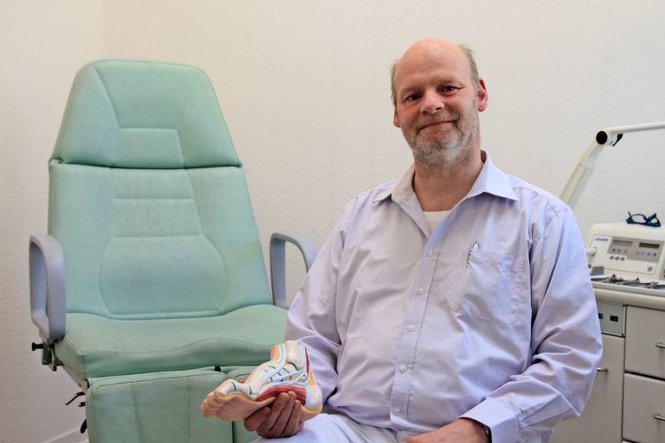 Die Fußgesundheit seiner Patienten ist seine Berufung.