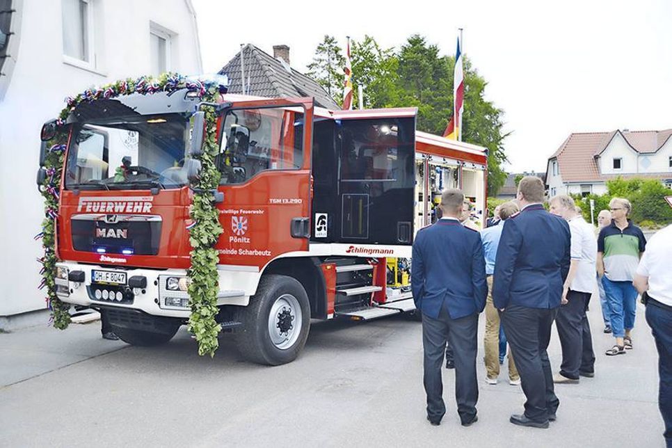 Das neue LF 10 der Freiwilligen Feuerwehr Pönitz. (Foto: René Kleinschmidt)
