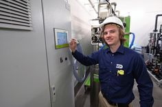 Davide Kirchholtes ist Planungsingenieur im Müllheizkraftwerk.