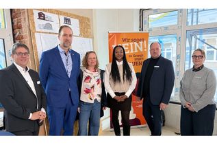 24 zusätzliche Frauenhausplätze sollen im Kreis Ostholstein entstehen. Über die Planungen und das neue Förderprogramm des Landes informierten (v. lks.): Gerhard Petermann (Investitionsbank Schleswig-Holstein), Fabian Weist (Wohnungsbaugesellschaft Ostholstein), Julia Dabelstein (Frauenberatung und Notruf Ostholstein), Gleichstellungsministerin Aminata Touré, Landrat Timo Gaarz und Stephanie Stührholdt (Gleichstellungsbeirat Ostholstein).