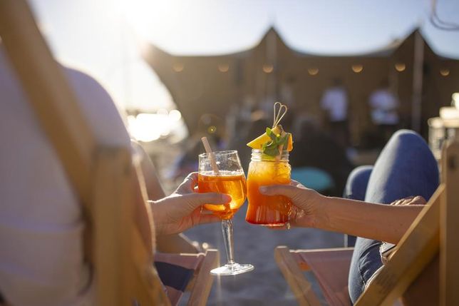 „Musik im Strandkorb“ tourt von Anfang Juli bis Ende August durch verschiedene Ostseeorte in der Lübecker Bucht und hat 25 kostenfreie Sommer-Sonne-Strand-Konzerte im Gepäck. (Foto: www.luebecker-bucht-ostsee.de)
