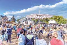 Von Freitag bis Sonntag wird der Nien­dorfer Hafen beim Hafenfeeling wieder zum beliebten Treffpunkt für Urlaubsgäste und Einheimische.