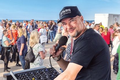 DJ und Moderator René Kleinschmidt führt auch dieses Jahr wieder durch das dreitägige Programm auf der Musikbühne.
