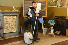 Beim Frühjahrsputz hofft Marc Dobkowitz auf tatkräftige Unterstützung. Der Vorsitzende des Fördervereins Dorfmuseum Schönwalde verspricht Spaß bei der Arbeit.