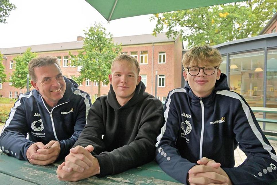 Mathis Lötzsch und Julian Jarr starten im U 18 Team und gaben Einblick in ein umfangreiches Training.