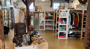 Flohby ist der Indoor-Flohmarkt für nachhaltiges Shoppen in einer einzigartigen Atmosphäre am Marienhof in Neustadt.