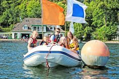 Die Bütenplöner des Gymnasiums Schloss Plön sind am kommenden Wochenende wieder in Plön unterwegs – unter anderem natürlich auch auf dem Großen Plöner See.