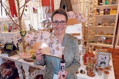 Petra Döhring und ihr Schloss-Shop-Team haben das Sortiment um so zauberhafte Produkte wie den spanischen Fächer erweitert.