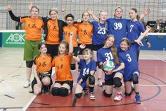 Die beiden Vertreter für Schleswig-Holstein bei den Norddeutschen Meisterschaften (U14 weiblich): SVg Pönitz (links) und  VSG Lübeck.