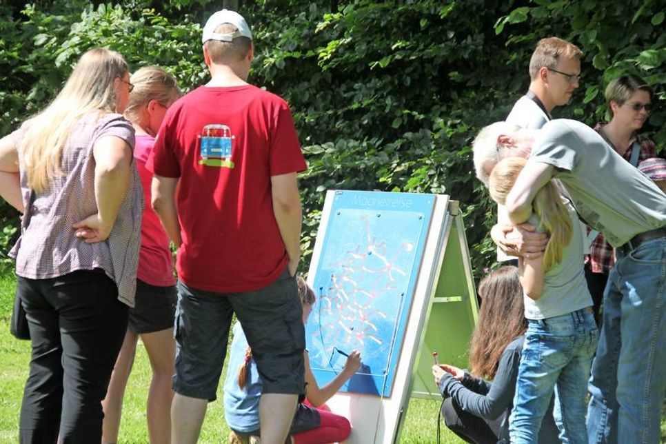 Bei der Magnetreise waren Konzentration und Geschicklichkeit gefragt.