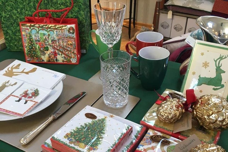 Bei Gutshof Interiors findet sich alles Schöne für den festlich gedeckten Tisch.