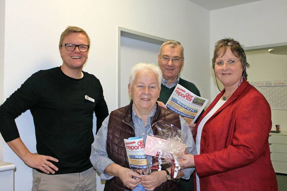 Geschäftsführer Sven Muchow, Ingrid Bünnig, Ehemann Egon Bünnig und Merle Zachau (v. lks.) vom Vertrieb.