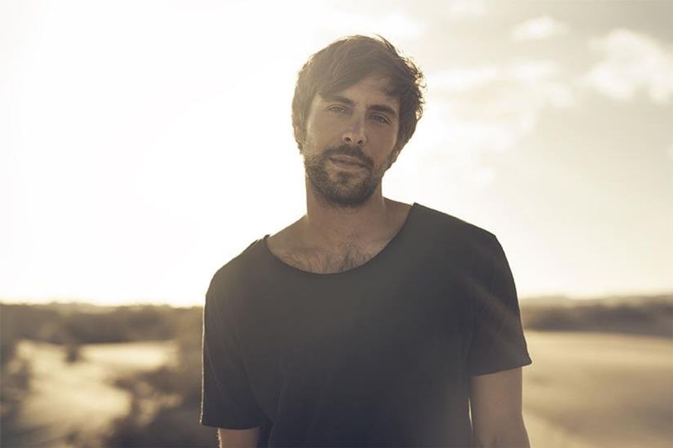 Max Giesinger begeisterte bereits 2016 mit einem beeindruckenden Auftritt in der Musik-Arena in Timmendorfer Strand das Publikum. Diesmal präsentiert er ein ganzes Konzert.