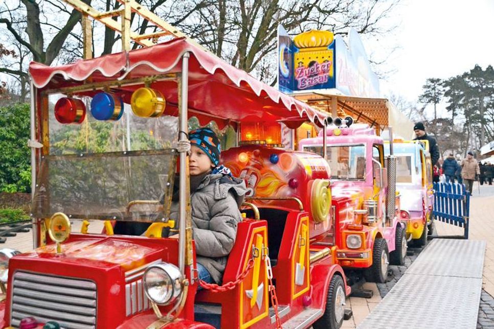 Die jüngeren Gäste können eine Fahrt mit der Kindereisenbahn wagen. (Foto: René Kleinschmidt)