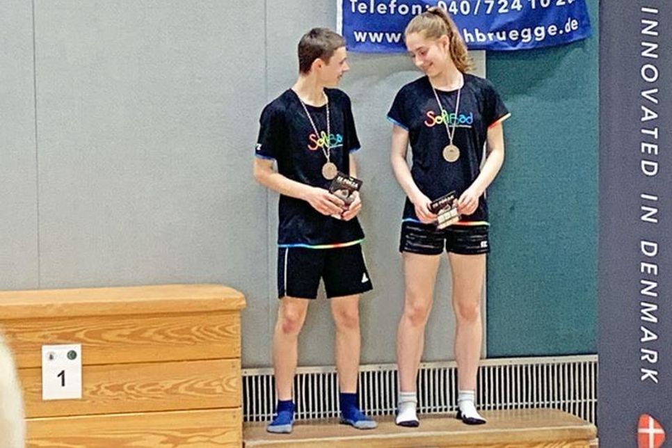 Freuen sich über unerwartete Bronzemedaille: Peer Grünewald und Linea Kümmel