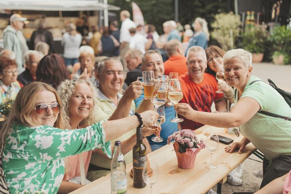 Das Scharbeutzer Weinfest wird von der Tourismus-Agentur Lübecker Bucht (TALB) in Kooperation mit der Gemeinde Scharbeutz und dem Dorfvorstand Scharbeutz organisiert. (Foto: TALB/Joelle Dörnath)