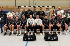 Die Mannschaft bedankt sich bei ihren Sponsoren.