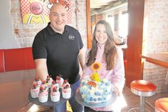 Katharina Kuchenmeister und Alexander Schmidt haben eine Vereinbarung getroffen, von der beide Seiten profitieren.