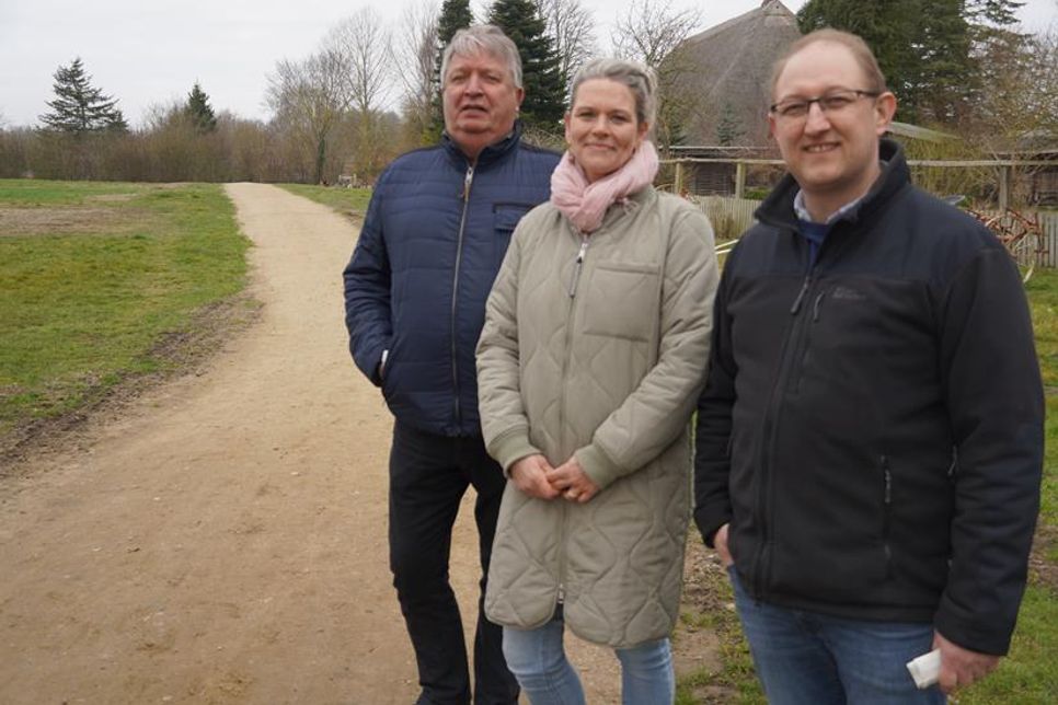 Udo Pfeiffenberger, Julia Sielaff und Jan Grimm (v. lks.) auf dem "neuen" Weg.