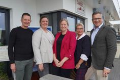 Kassenwart Stephan Kohler, Beisitzerin Sabrina Weidemann, 1. Vorsitzende Hanna Langbehn, Schriftführerin Meike Blaut und der 2. Vorsitzende Olaf Dose-Miekley (v. lks.) bei der Jahreshauptversammlung des Dehoga Grömitz.