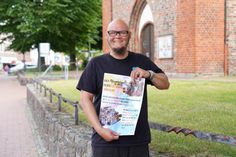 Gemeindepädagoge Simon Kein freut sich auf einen bunten Nachmittag, an dem die Kinder und Jugendlichen ganz im Mittelpunkt stehen.