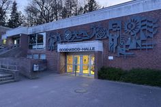 Für die Gogenkrog-Halle wird künftig eine Nutzungsgebühr in Höhe von 20 Euro pro angefangene Stunde für den Erwachsenensport erhoben.