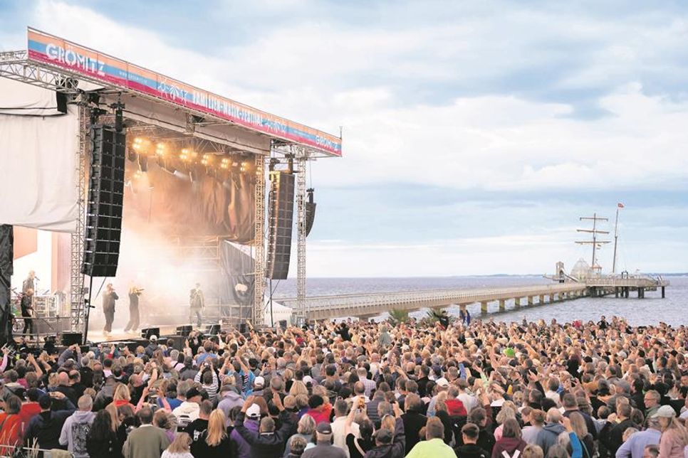 „Sonne, Strand & Sterne“ ist ein großes Familien-Musikfestival direkt am Grömitzer Strand.