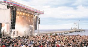 „Sonne, Strand & Sterne“ ist ein großes Familien-Musikfestival direkt am Grömitzer Strand.