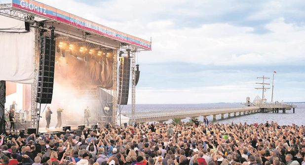„Sonne, Strand & Sterne“ ist ein großes Familien-Musikfestival direkt am Grömitzer Strand.