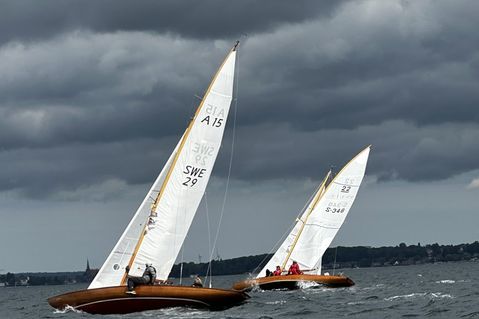 Frischer Wind und Wolken sorgten für beste Regattastimmung auf dem Wasser.