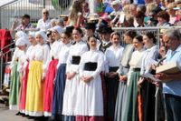 Neustadt feiert das 30. europäische folklore festival.