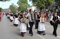 Neustadt feiert das 30. europäische folklore festival.