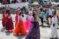 Neustadt feiert das 30. europäische folklore festival.