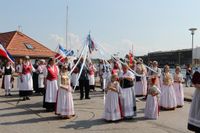 Neustadt feiert das 30. europäische folklore festival.