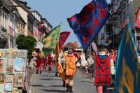 Neustadt feiert das 30. europäische folklore festival.