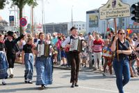 Neustadt feiert das 30. europäische folklore festival.