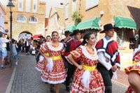 Neustadt feiert das 30. europäische folklore festival.