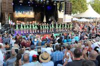 Neustadt feiert das 30. europäische folklore festival.