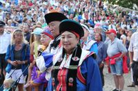 Neustadt feiert das 30. europäische folklore festival.